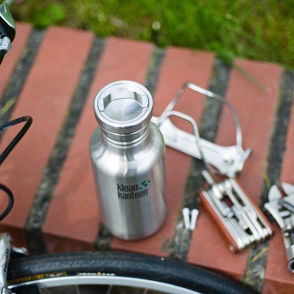 classic-steel-loop-cap-h6 stainless_bottle_cap_bike_parts_lifestyle.jpg