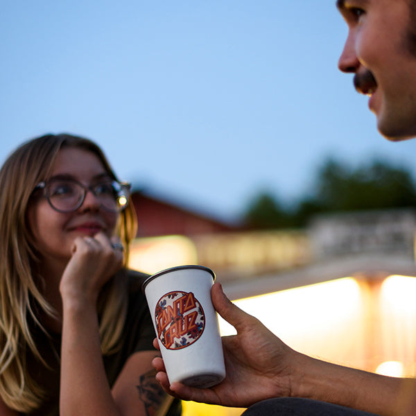 16oz-pint-cup-santa-cruz-q2 16oz_pints_santa_cruz_vacationdot_couple_square.jpg