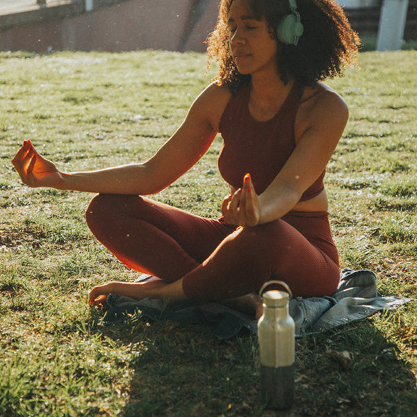 16oz-rise-reflect-with-bamboo-cap-g9 16oz_rise_reflect_yoga_park_headphones_square.jpg