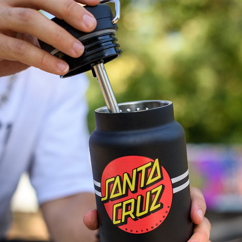 32oz-tkwide-with-twist-cap-santa-cruz-m8 32oz_tkwide_twist_water_bottle_santacruz_dot_lidoff_square.jpg