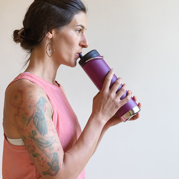 tkwide-twist-cap-with-straw-kit-q0 K20TKWPT-PP-T-TWIST-straw_cap_drinking_yoga_lifestyle_64bb08ca-98d0-4e89-83fd-b166cda65ccd.jpg