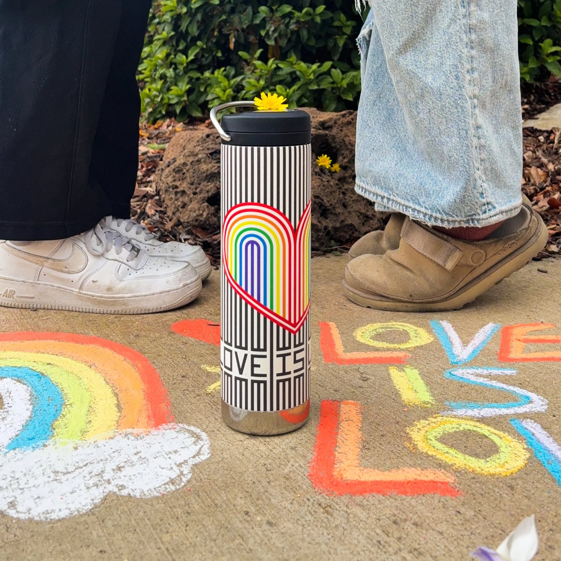 20oz-tkwide-with-twist-cap-pride-stripes-i8 Pride-2.webp