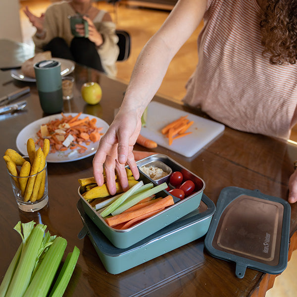 55oz-rise-food-box-big-meal-m6 rise_food_lunch_box_big_meal_veggie_dividers_square.jpg