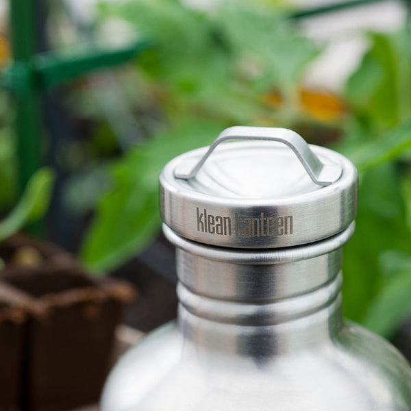 classic-steel-loop-cap-h6 stainless_cap_garden_lifestyle.jpg