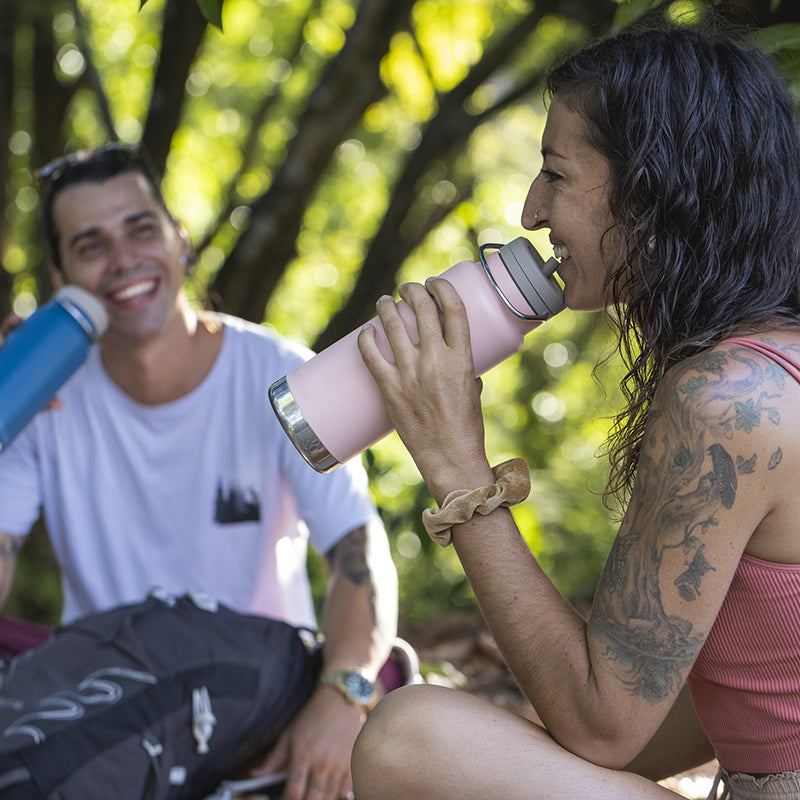32oz-tkwide-with-twist-cap-x6 tkwide_32oz_insulated_bottle_twist_costarica_couple_drink_square.jpg